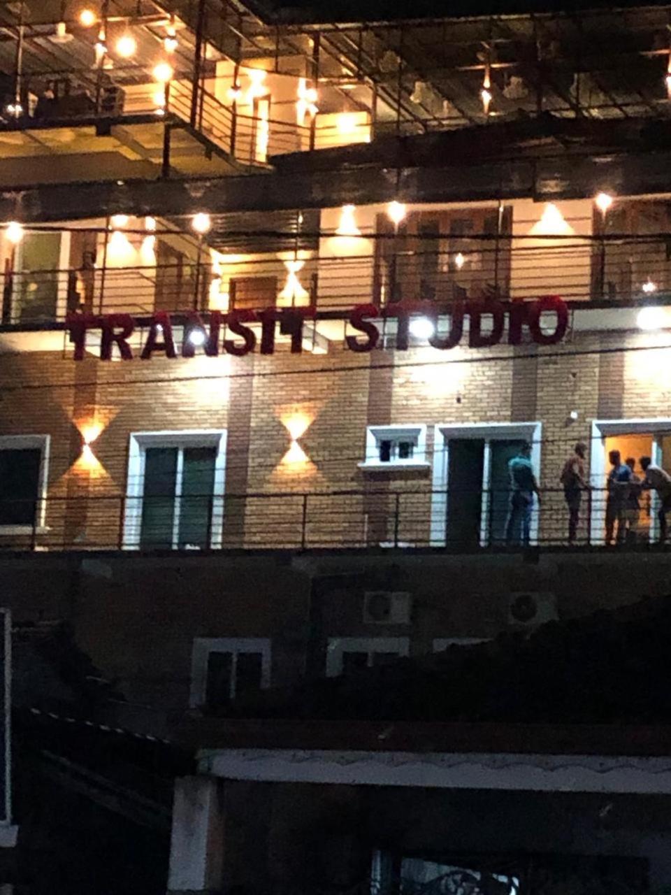 Transit Studio Katunayake Exterior photo